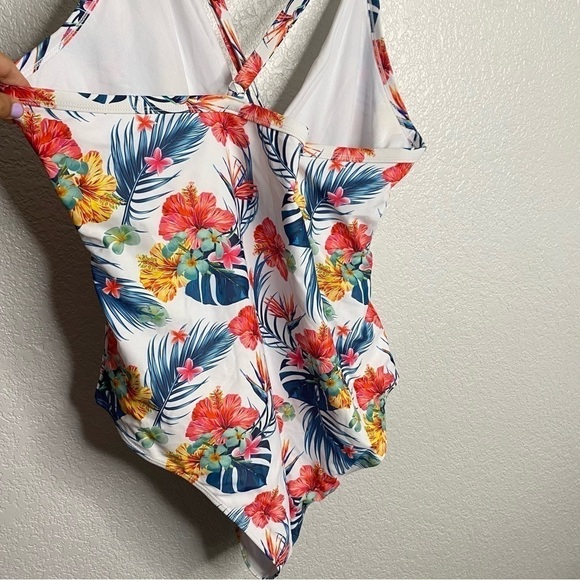 SHEIN Plus Size 4XL One Piece Bathing Suit Floral Tropical Gold Hardware Belt - Picture 6 of 9